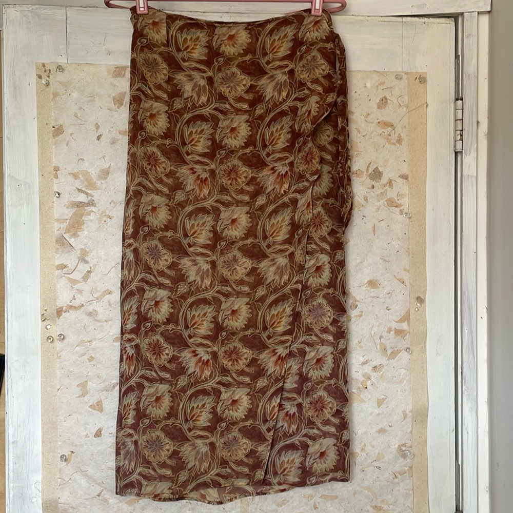 Banana Republic Med silk wrap skirt